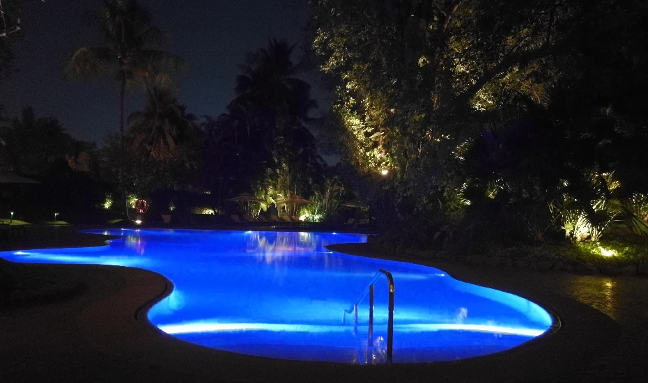 Customized Pool Lighting Ideas