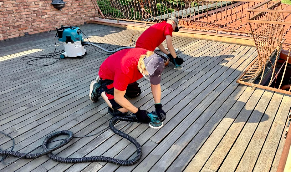 Deck Cleaning Service